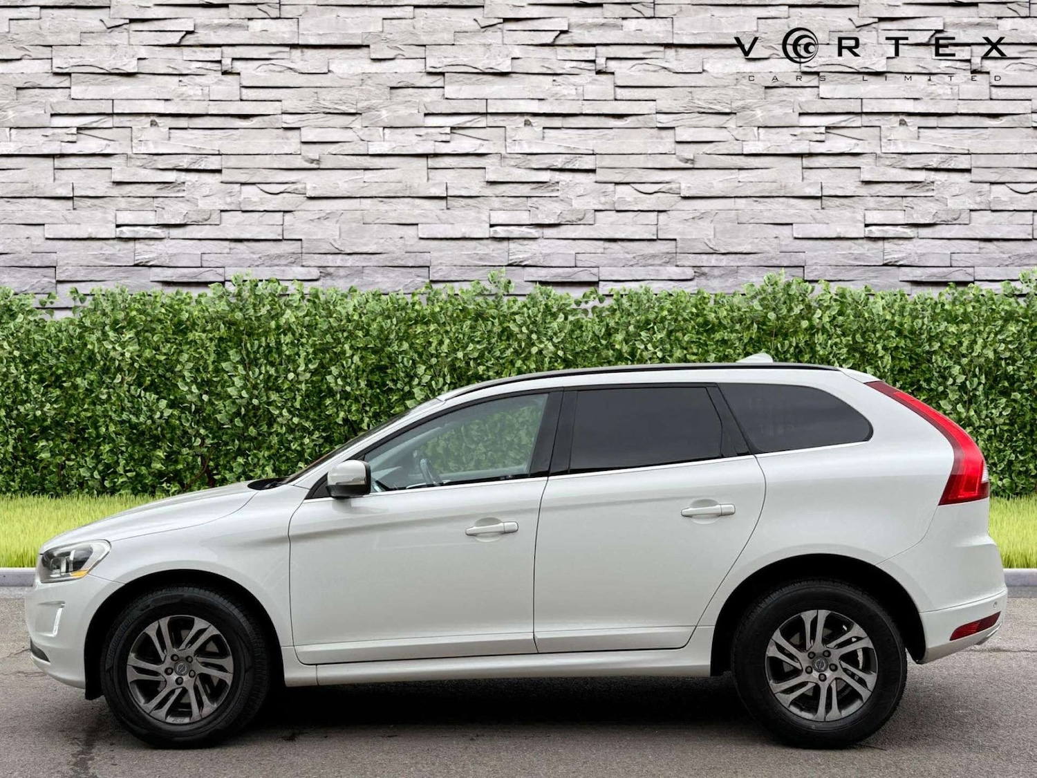 Used Volvo XC60 2014 for sale - 76362958: Photo 9