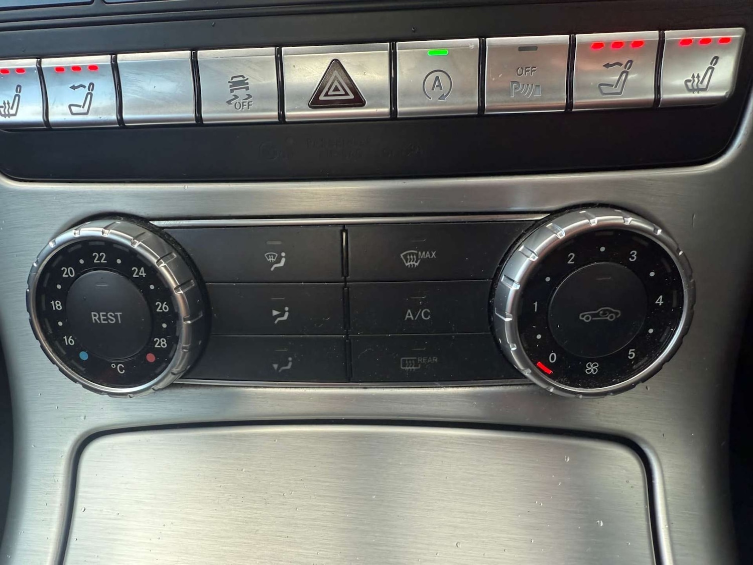 Used Mercedes-Benz SLK 2015 for sale - 76462081: Photo 40