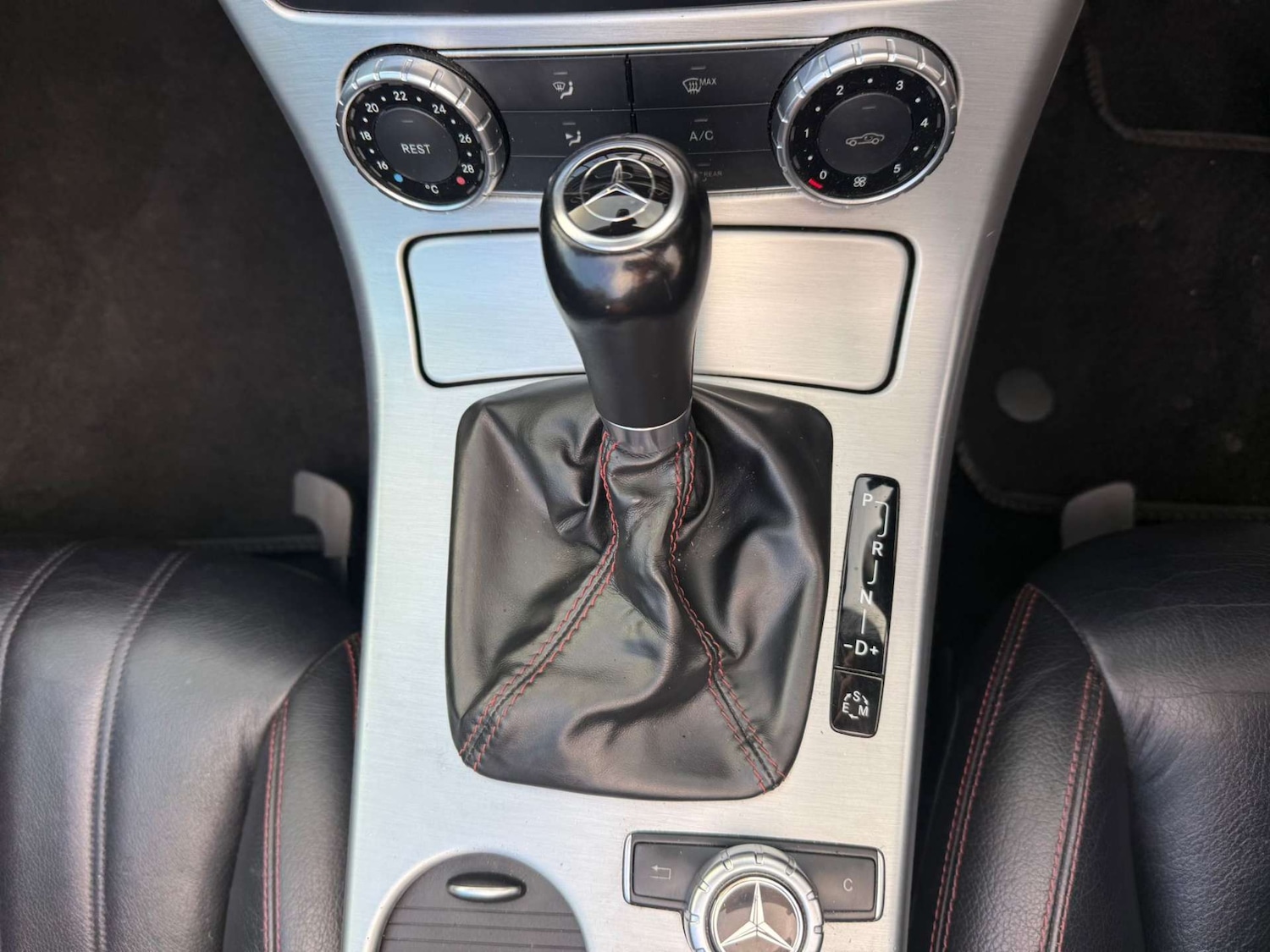 Used Mercedes-Benz SLK 2015 for sale - 76462081: Photo 42