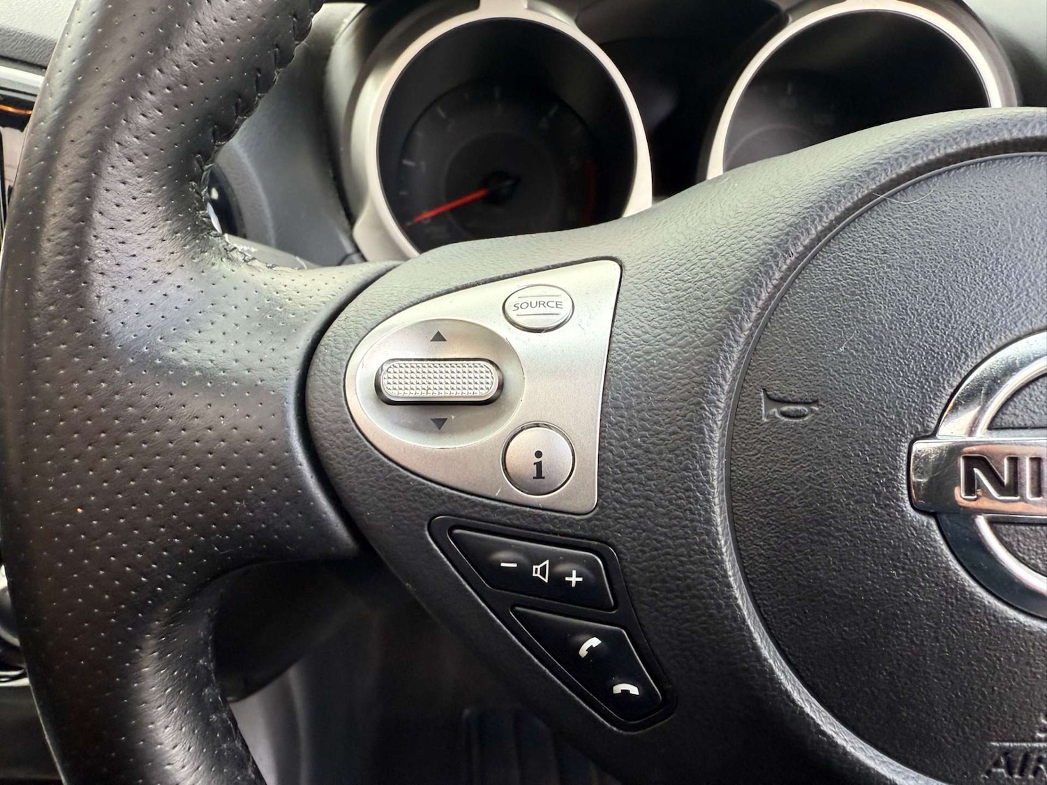 Used Nissan Juke 2015 for sale - 76438954: Photo 42