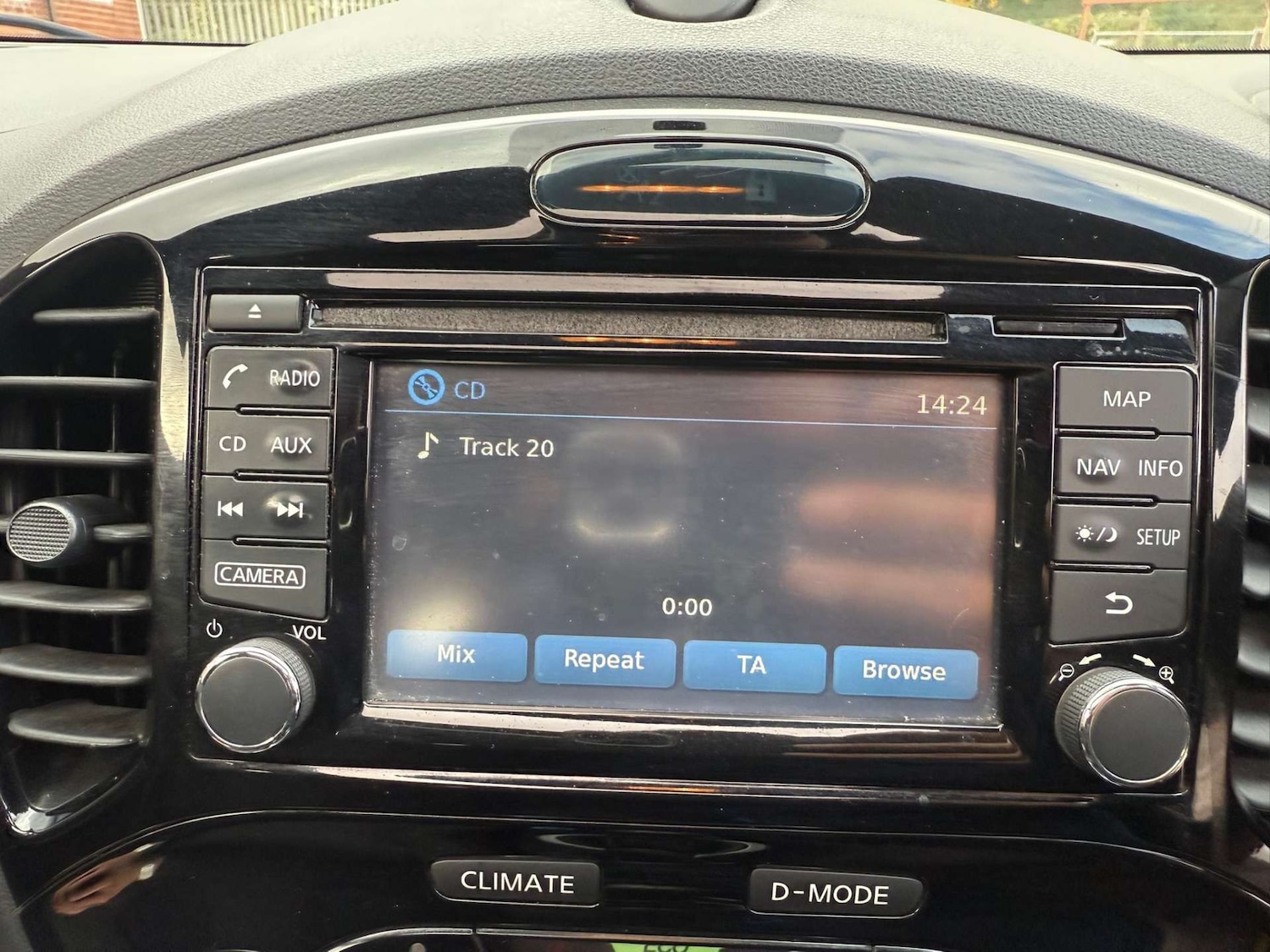 Used Nissan Juke 2015 for sale - 76438954: Photo 49