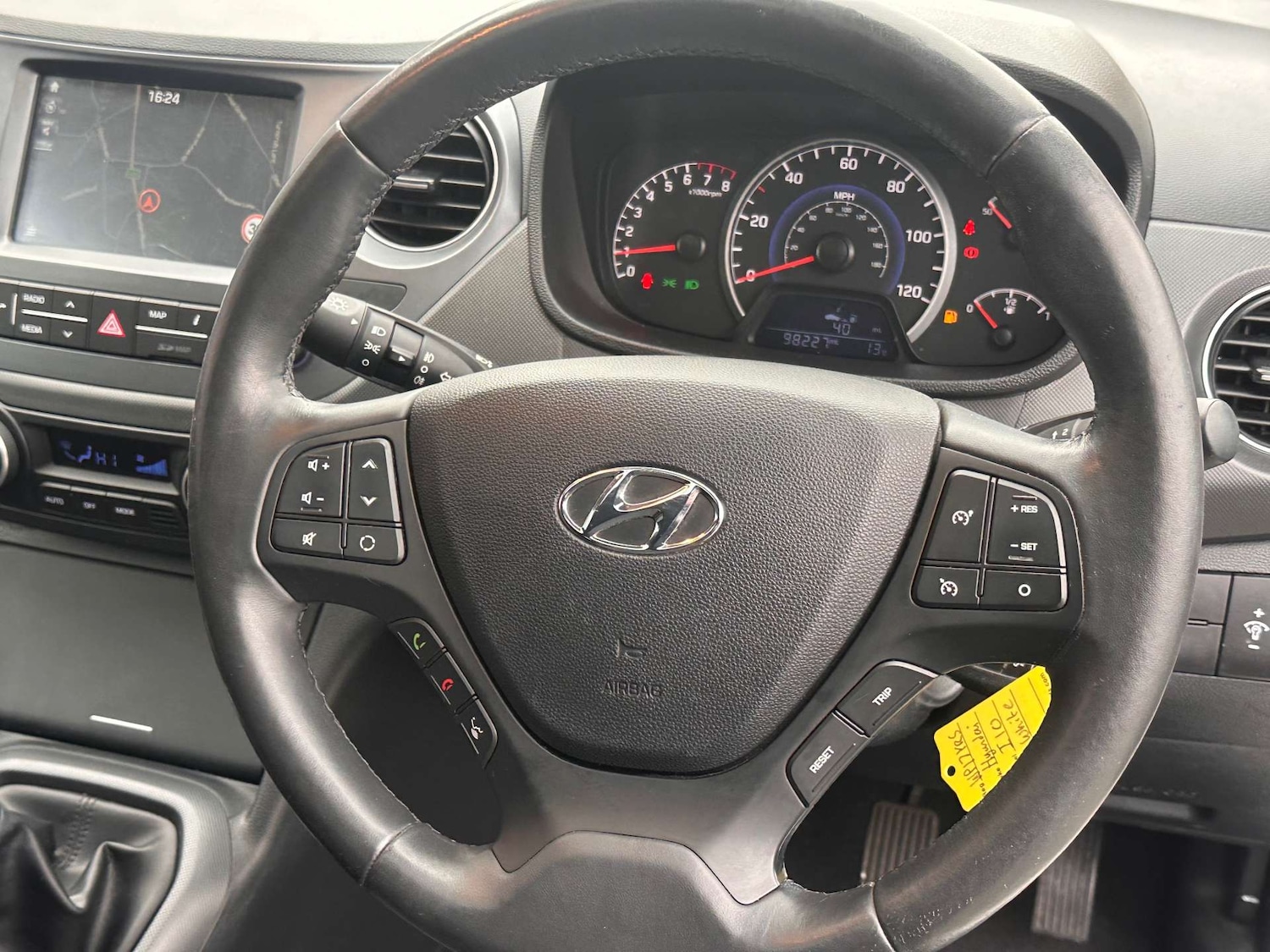 Used Hyundai i10 2017 for sale - 76949871: Photo 30