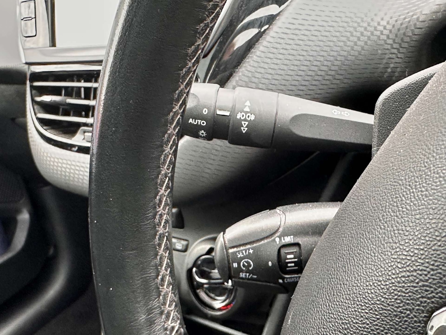 Used Peugeot 208 2016 for sale - 76949866: Photo 15