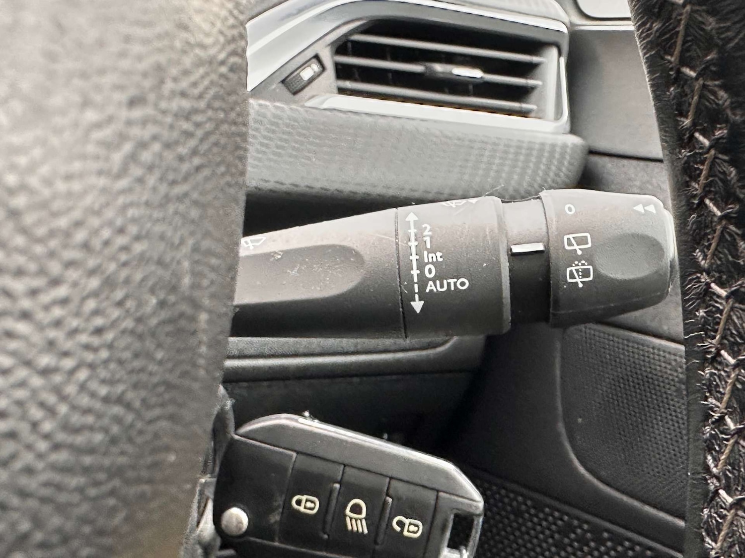 Used Peugeot 208 2016 for sale - 76949866: Photo 16