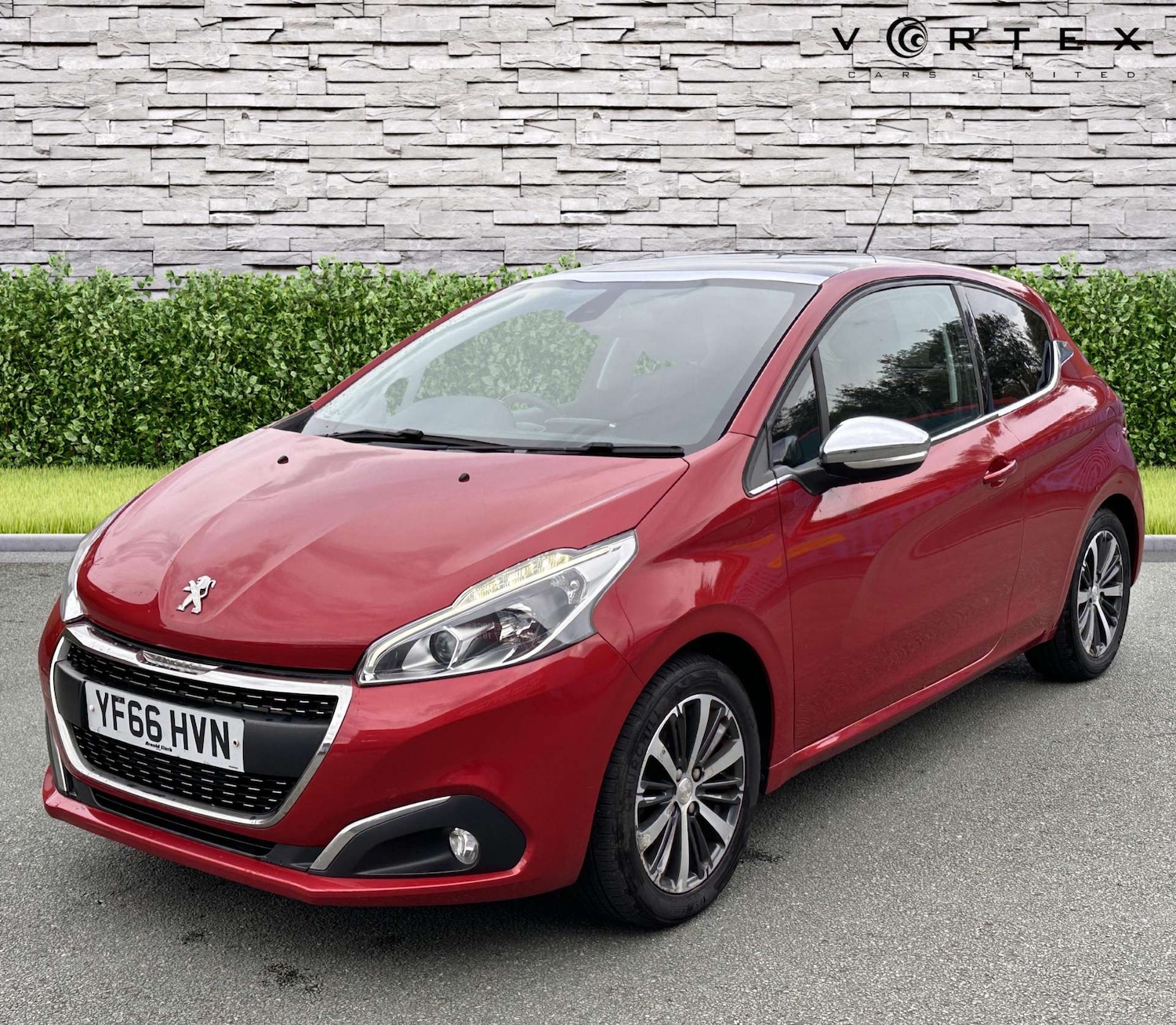 Used Peugeot 208 2016 for sale - 76949866: Photo 2
