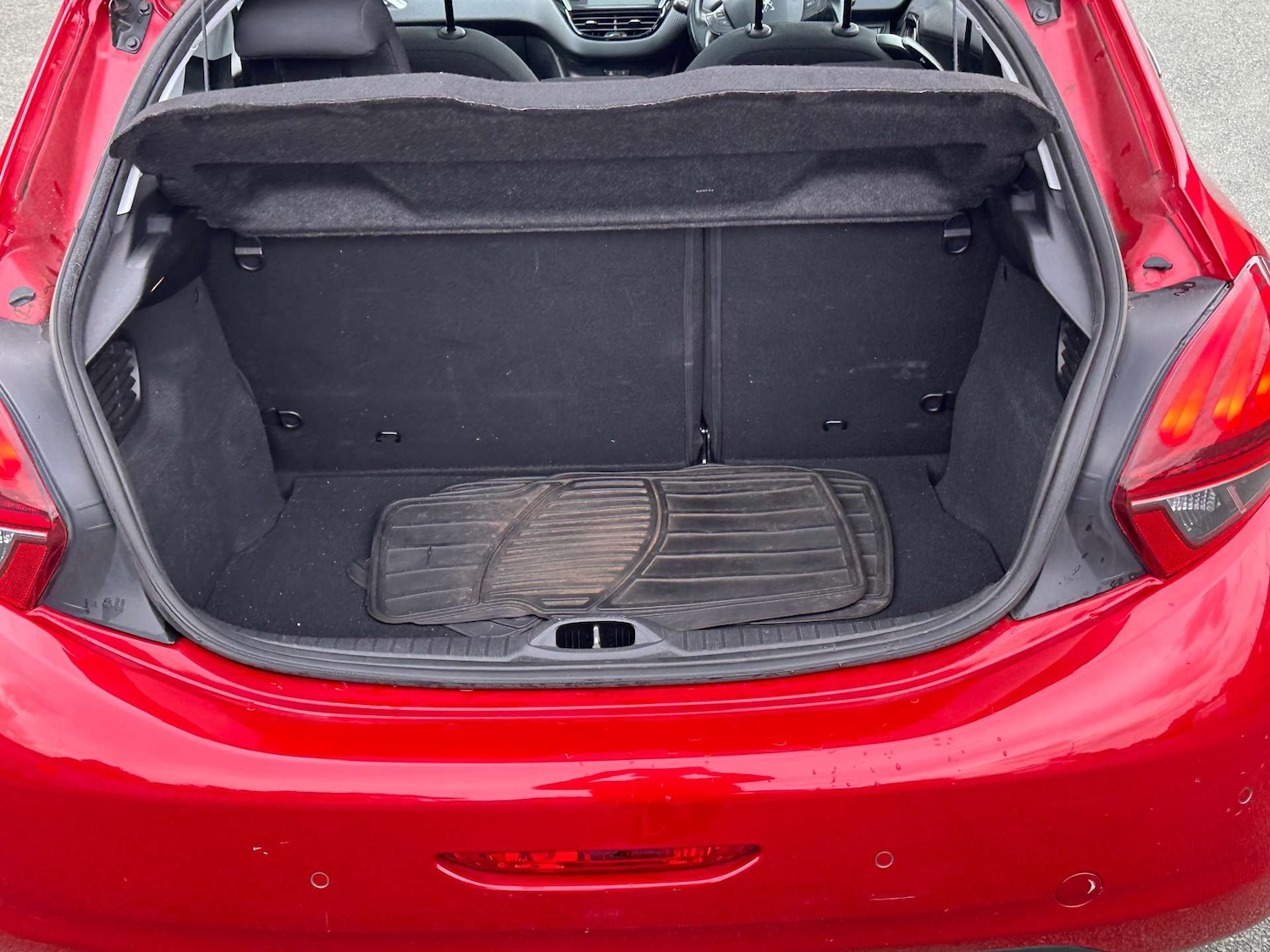 Used Peugeot 208 2016 for sale - 76949866: Photo 29