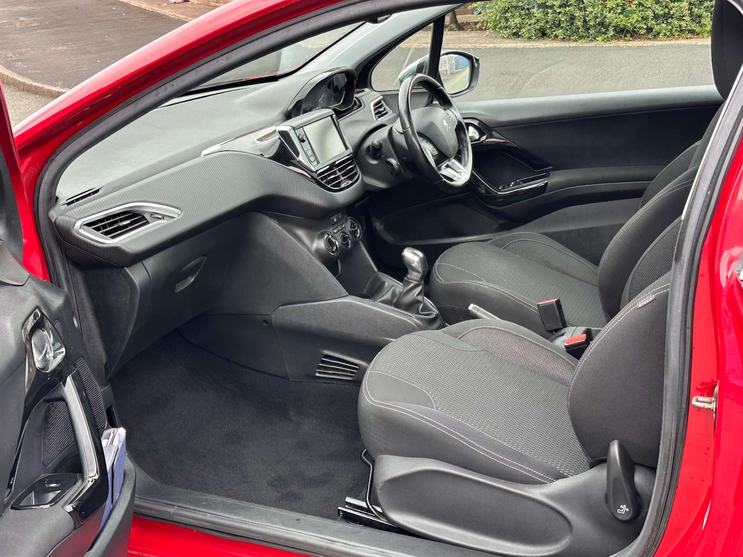 Used Peugeot 208 2016 for sale - 76949866: Photo 33