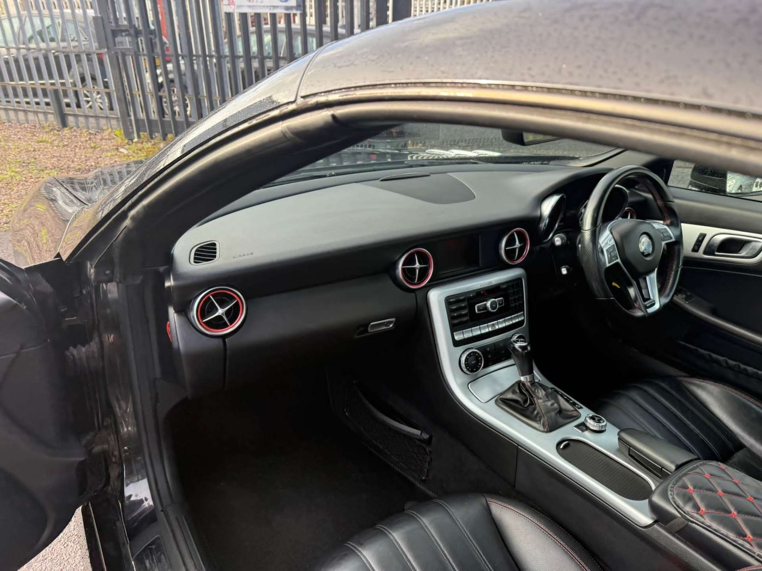 Used Mercedes-Benz SLK 2015 for sale - 76362912: Photo 29