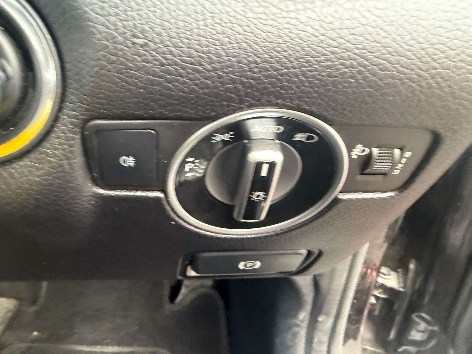 Used Mercedes-Benz SLK 2015 for sale - 76362912: Photo 43