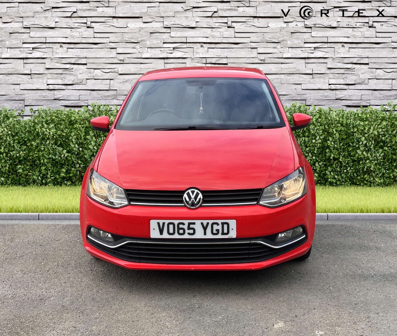 Used Volkswagen Polo 2015 for sale - 76362909: Photo 2