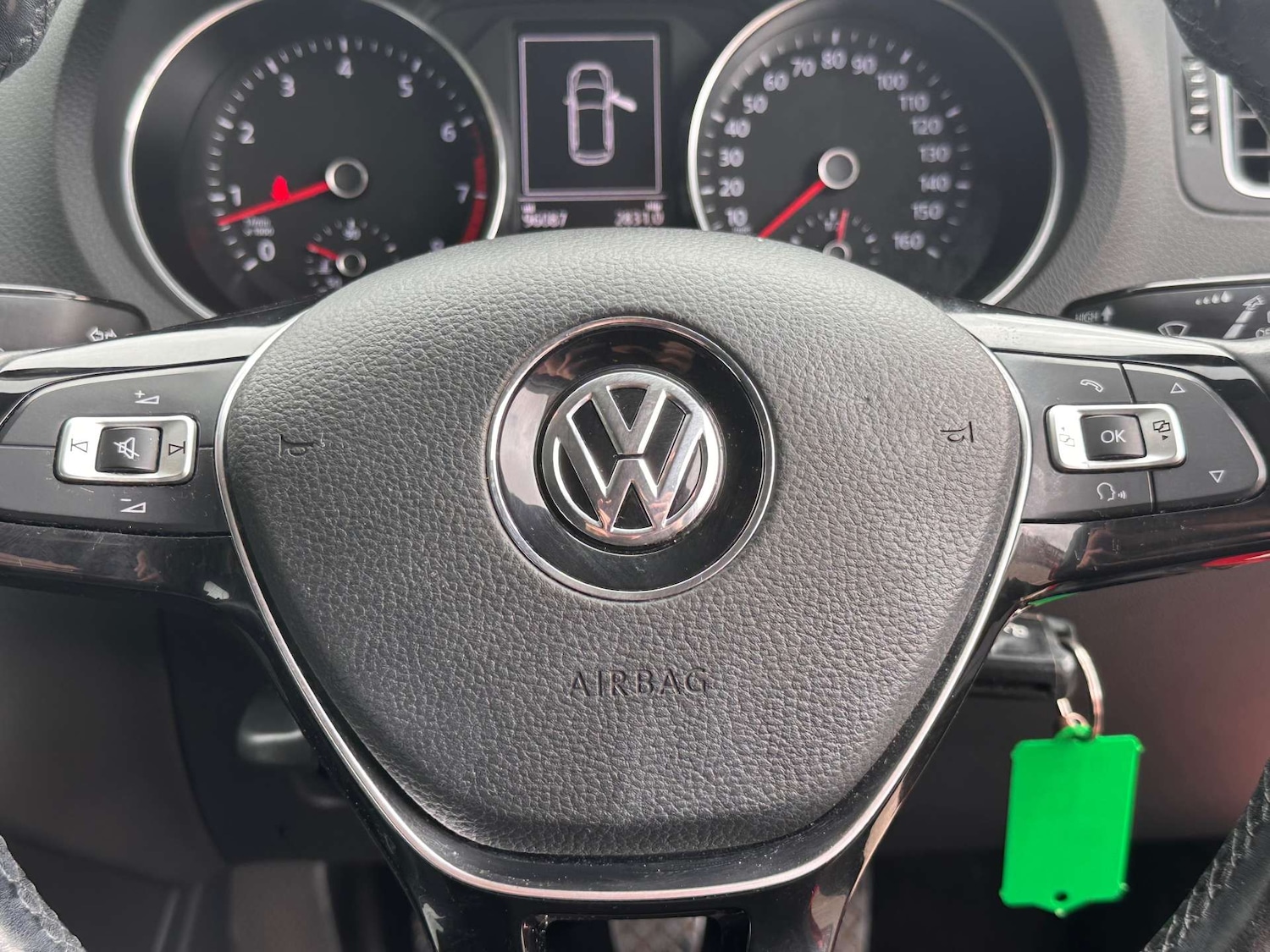Used Volkswagen Polo 2015 for sale - 76362909: Photo 21