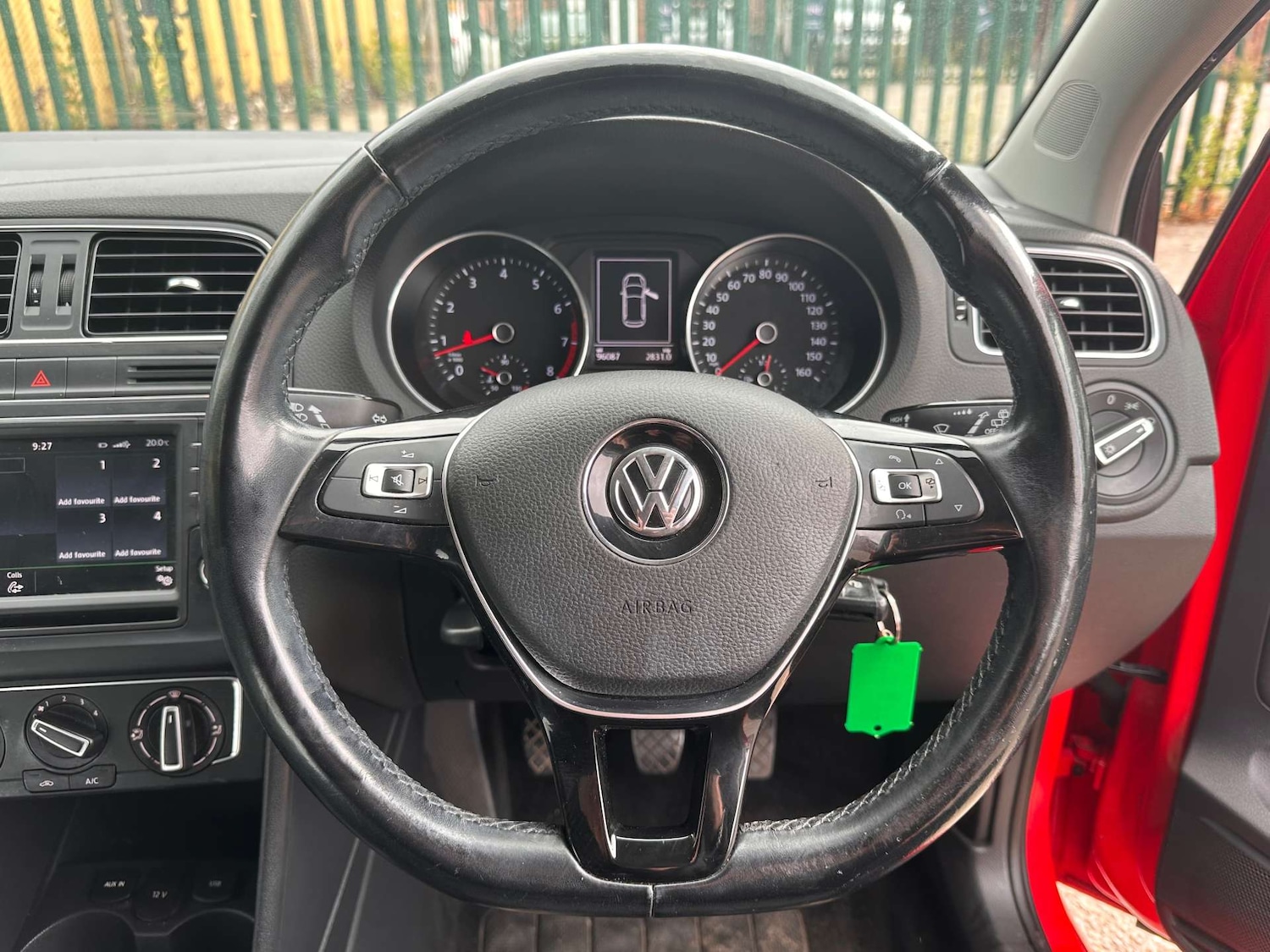 Used Volkswagen Polo 2015 for sale - 76362909: Photo 22