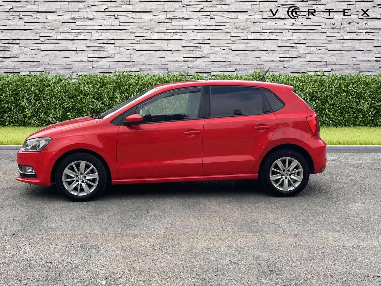 Used Volkswagen Polo 2015 for sale - 76362909: Photo 5