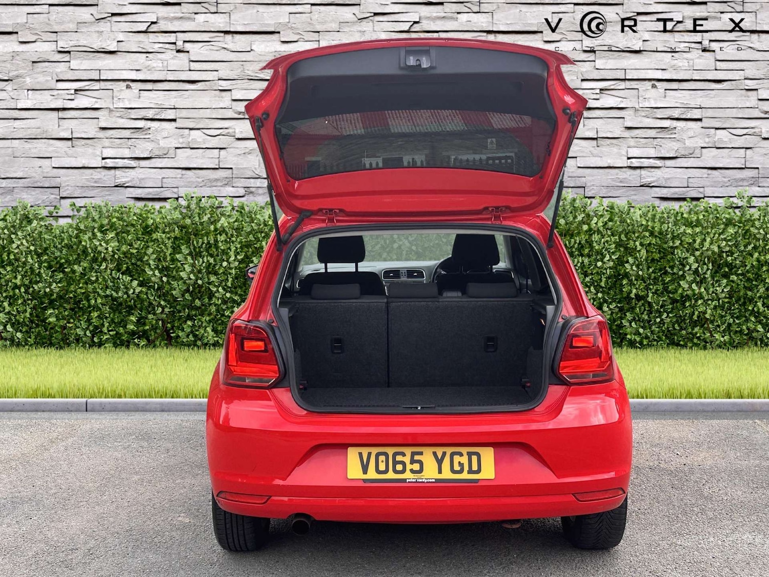 Used Volkswagen Polo 2015 for sale - 76362909: Photo 8