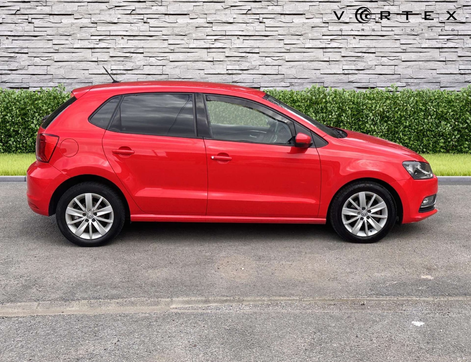 Used Volkswagen Polo 2015 for sale - 76362909: Photo 9