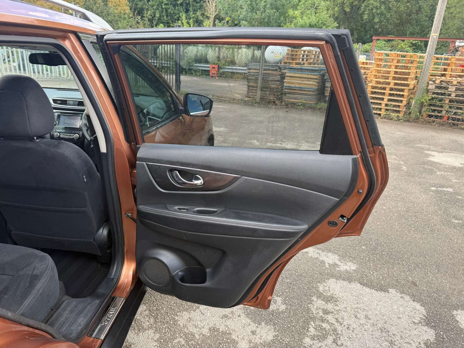 Used Nissan X-Trail 2015 for sale - 76362904: Photo 28