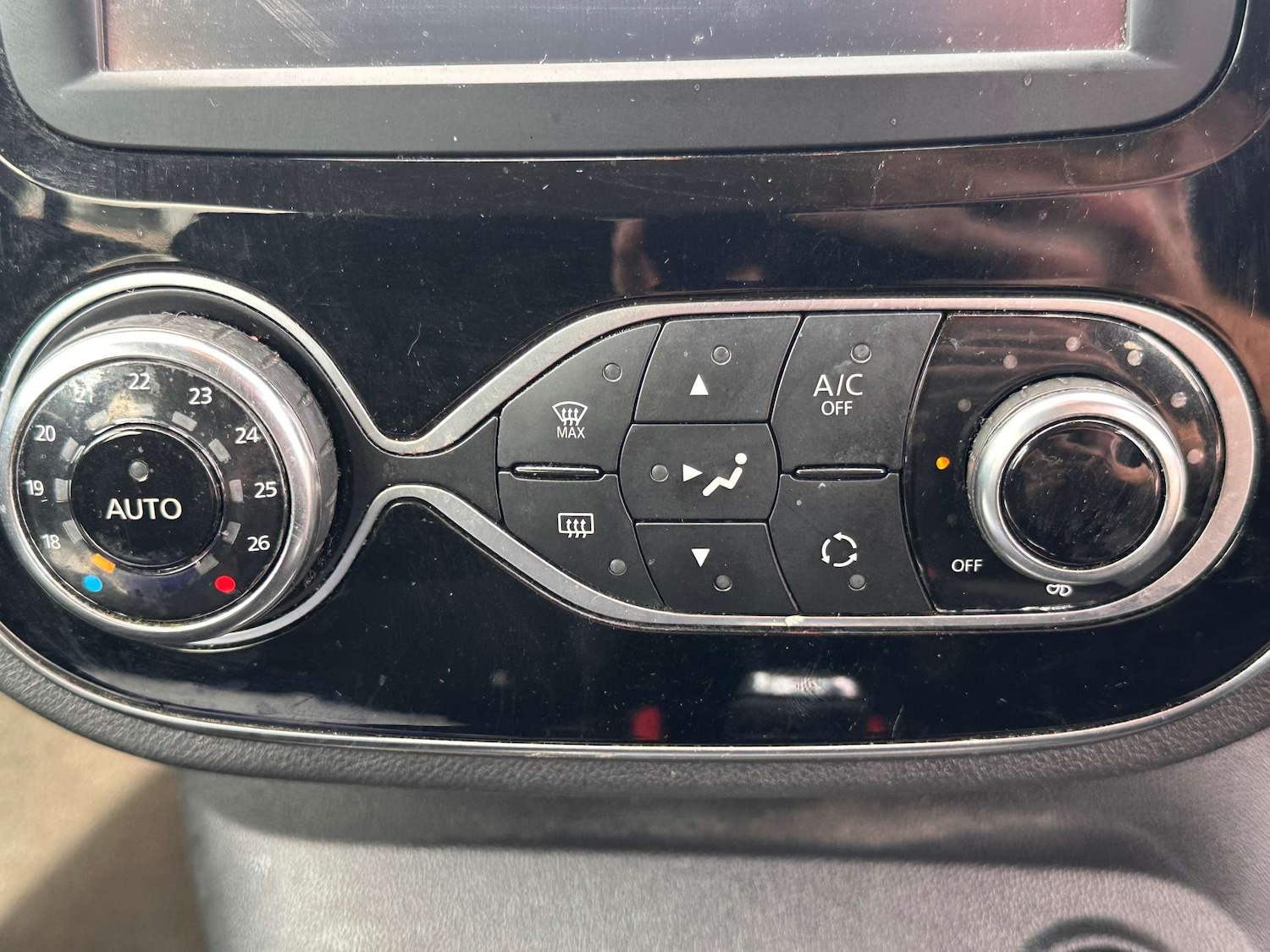 Used Renault Captur 2018 for sale - 76362921: Photo 18