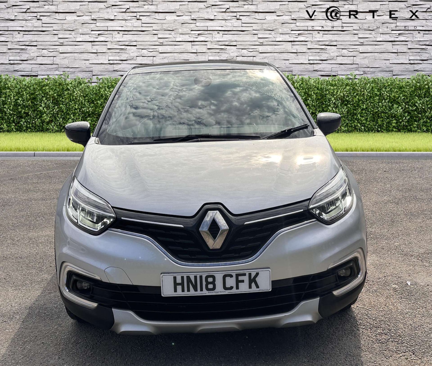 Used Renault Captur 2018 for sale - 76362921: Photo 2