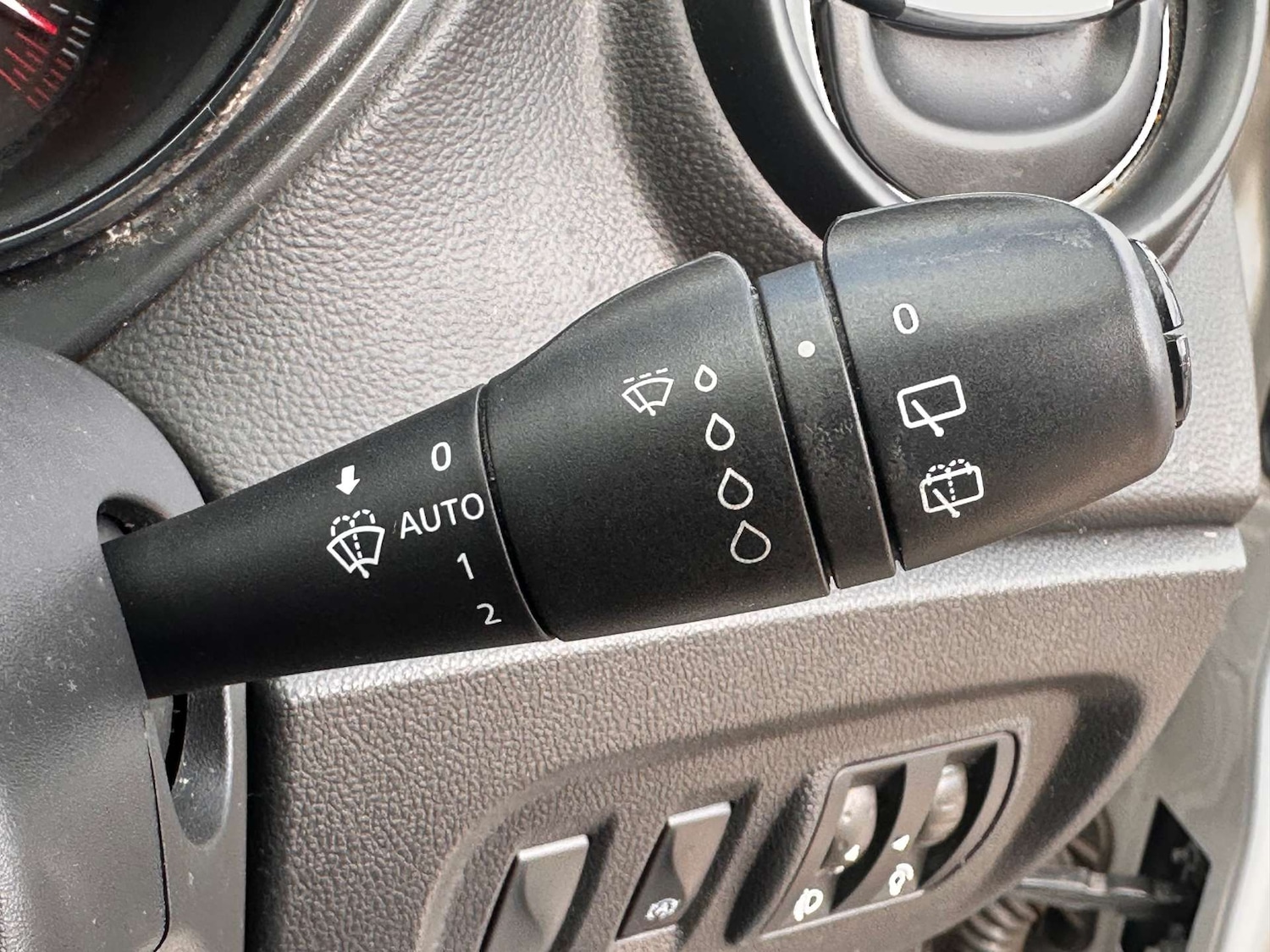 Used Renault Captur 2018 for sale - 76362921: Photo 23