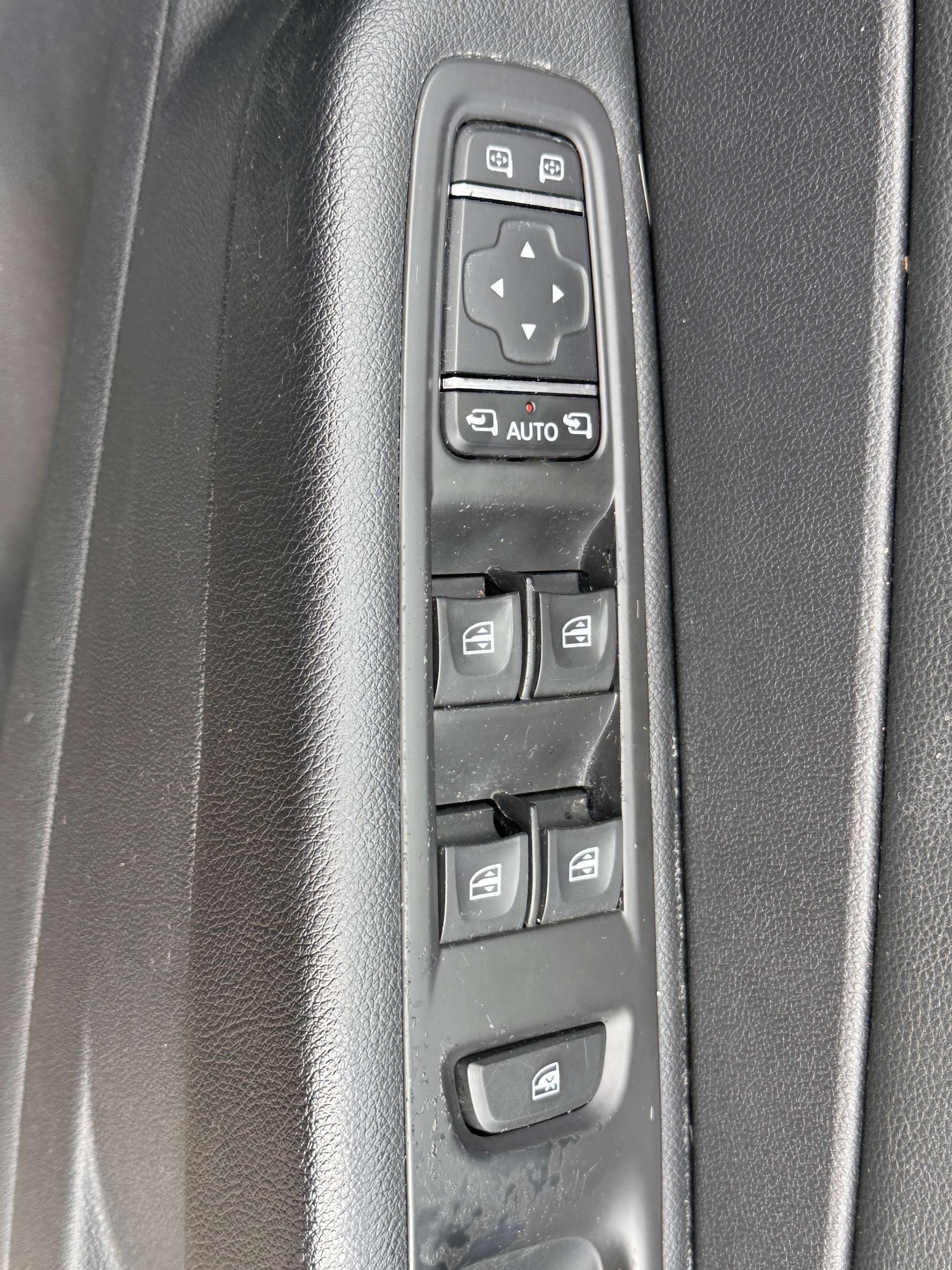 Used Renault Captur 2018 for sale - 76362921: Photo 28
