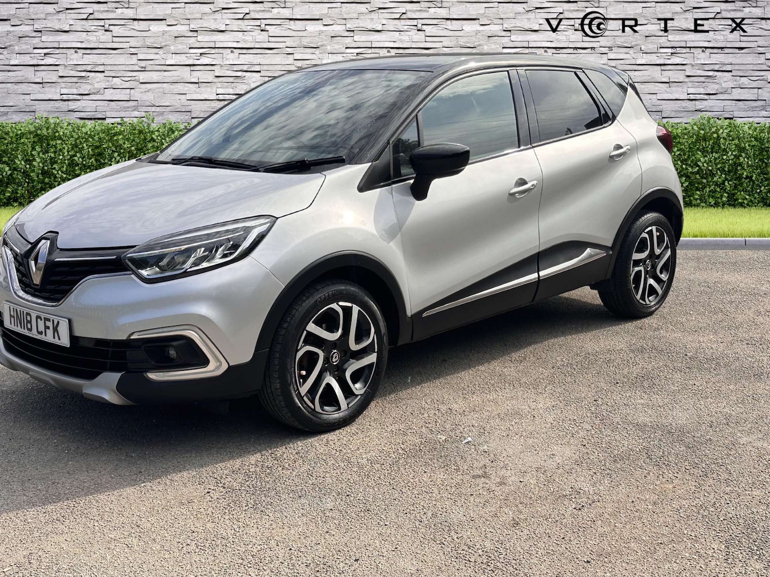 Used Renault Captur 2018 for sale - 76362921: Photo 3