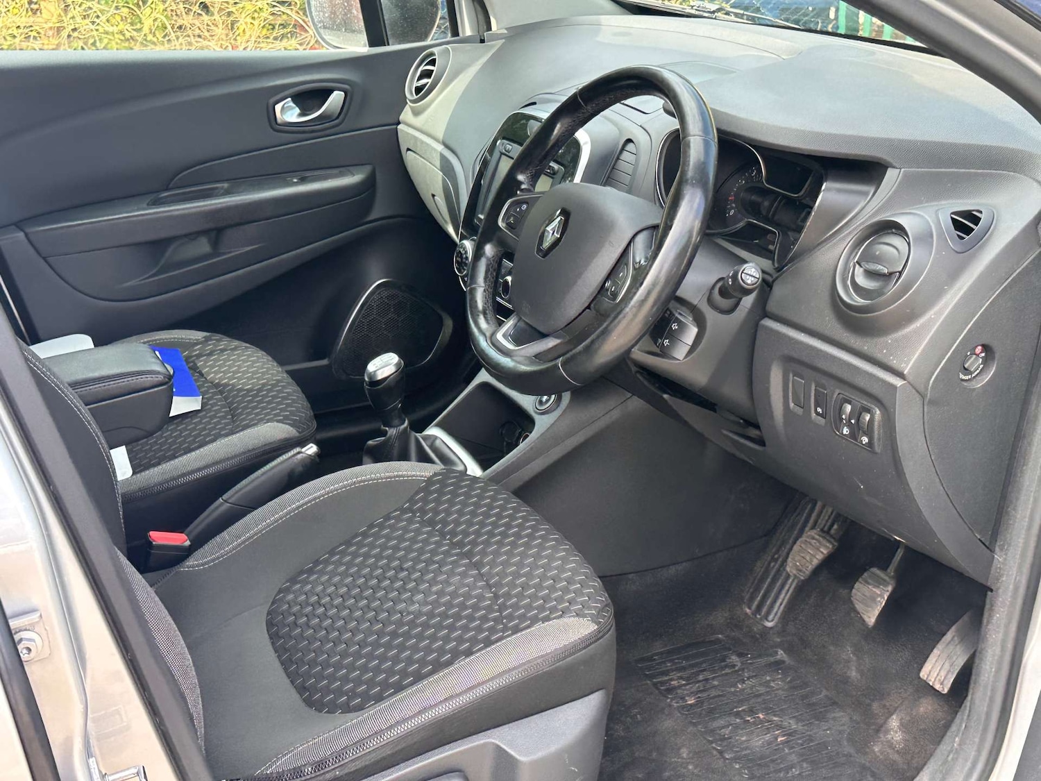 Used Renault Captur 2018 for sale - 76362921: Photo 41
