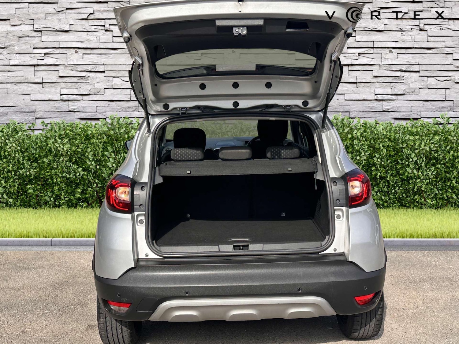 Used Renault Captur 2018 for sale - 76362921: Photo 8