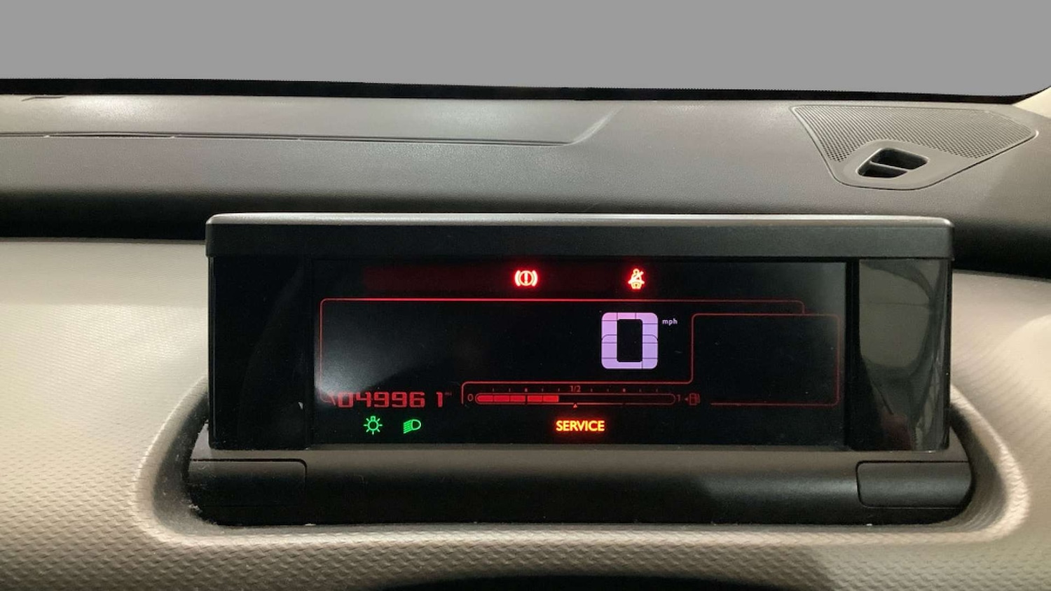 Used Citroen C4 Cactus 2014 for sale - 76666277: Photo 8