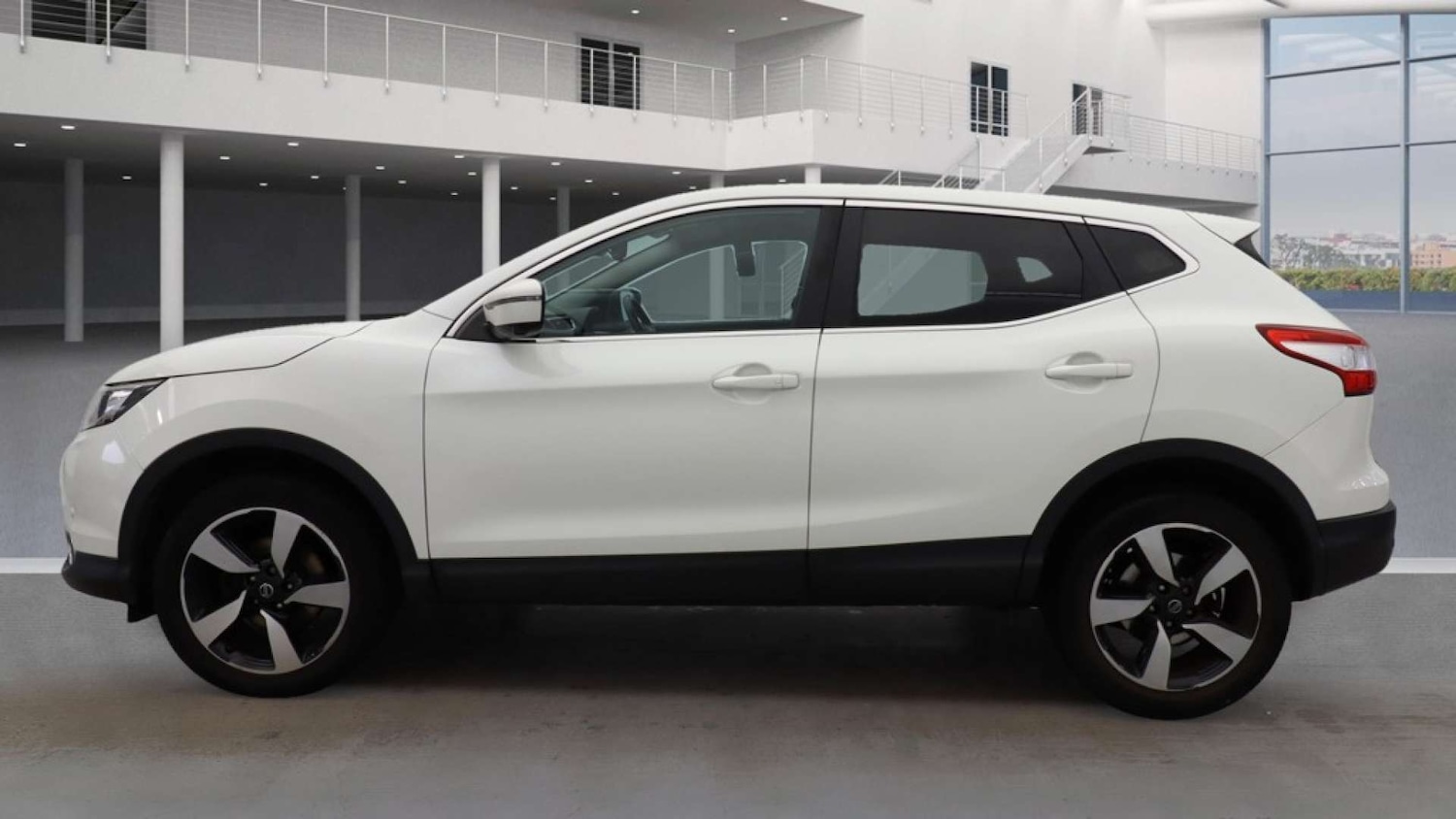Used Nissan Qashqai 2015 for sale - 76451751: Photo 3