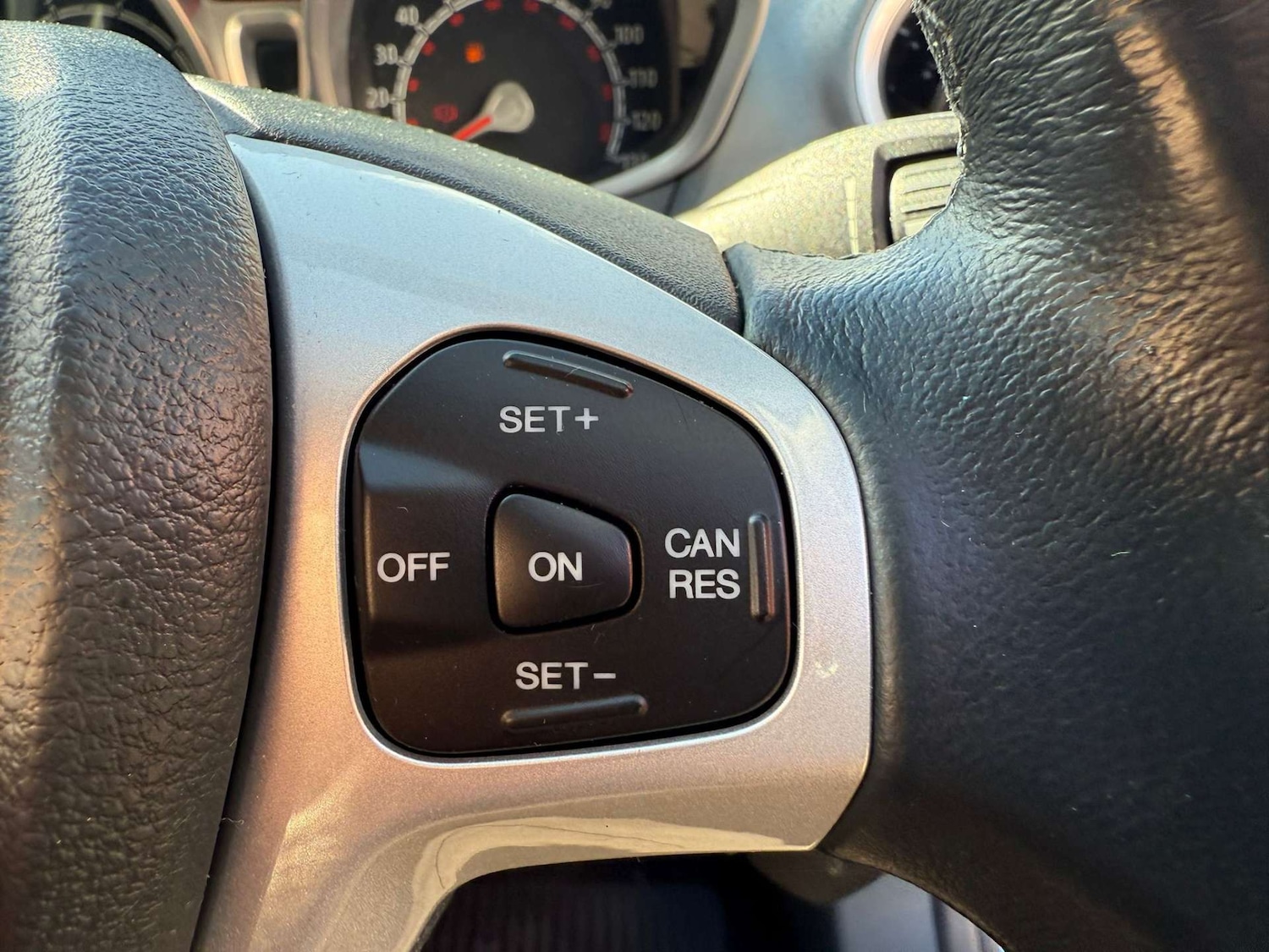 Used Ford Fiesta 2010 for sale - 76362952: Photo 37
