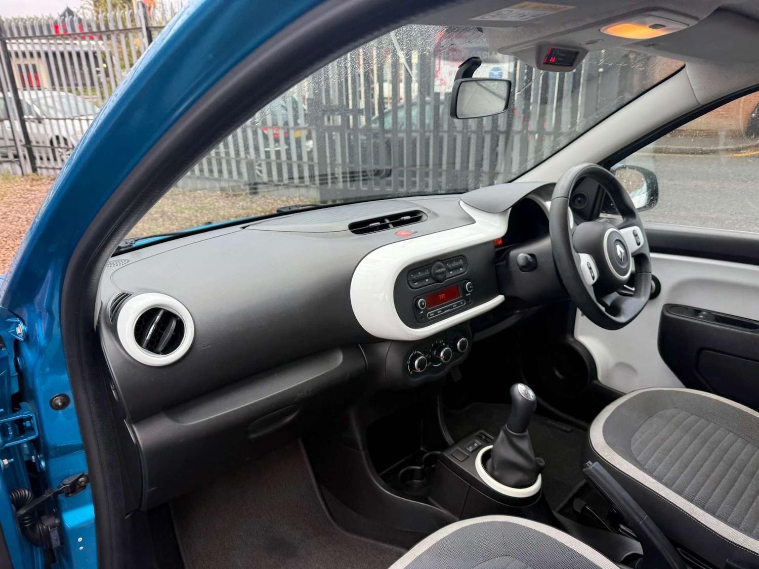 Used Renault Twingo 2015 for sale - 76362954: Photo 19