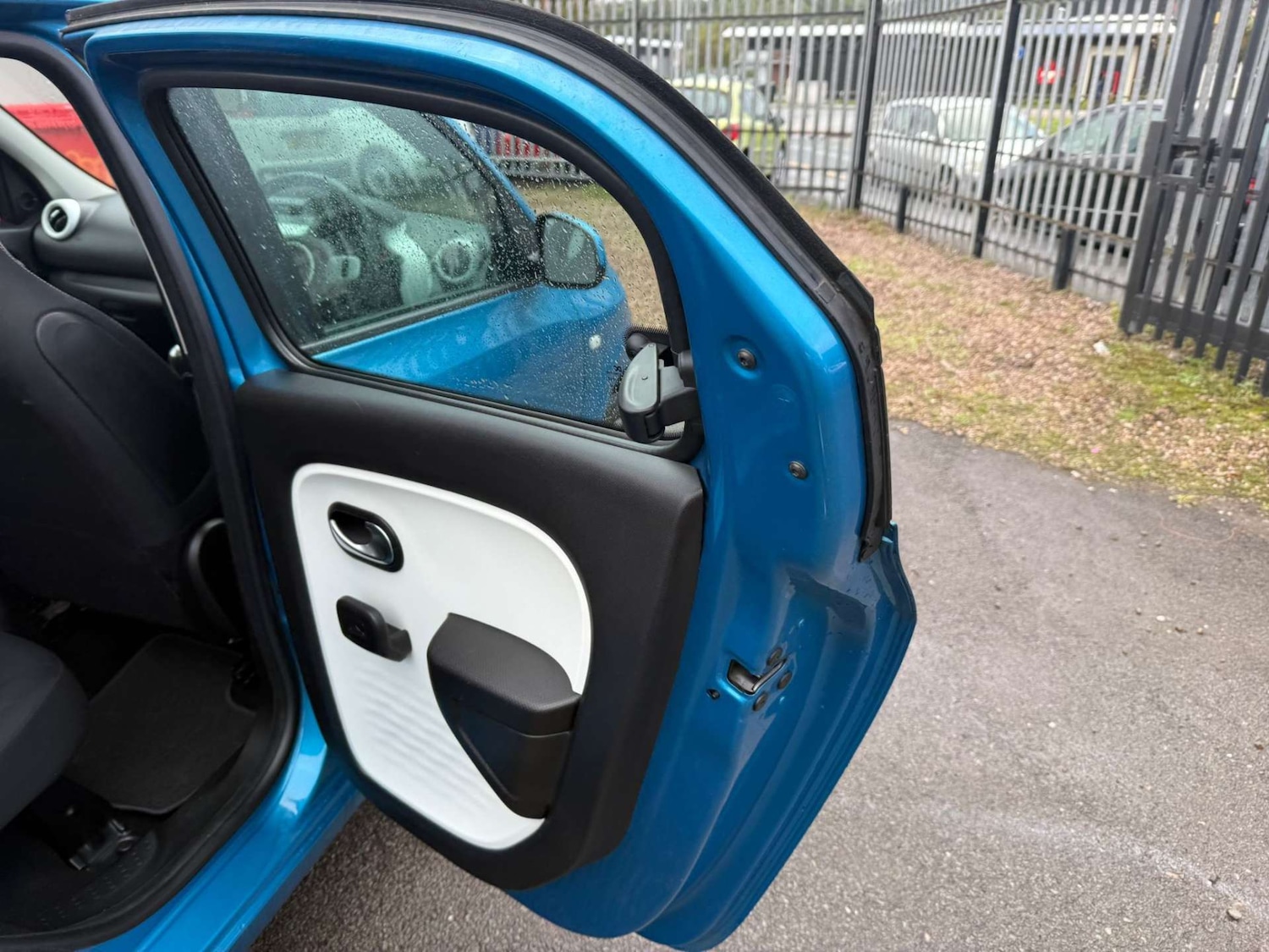 Used Renault Twingo 2015 for sale - 76362954: Photo 26