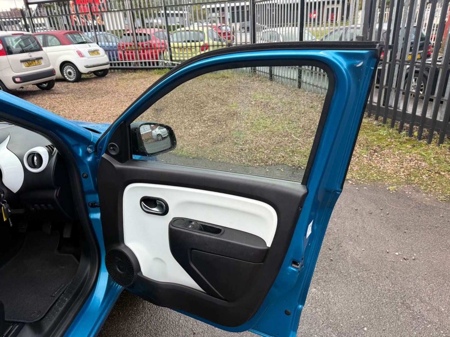 Used Renault Twingo 2015 for sale - 76362954: Photo 29