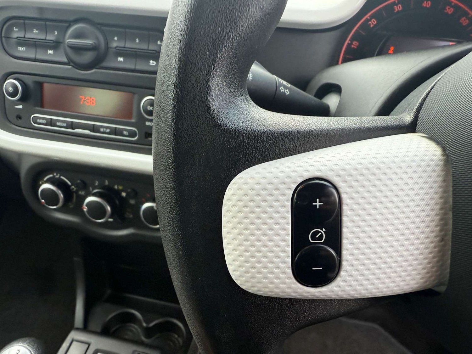 Used Renault Twingo 2015 for sale - 76362954: Photo 33