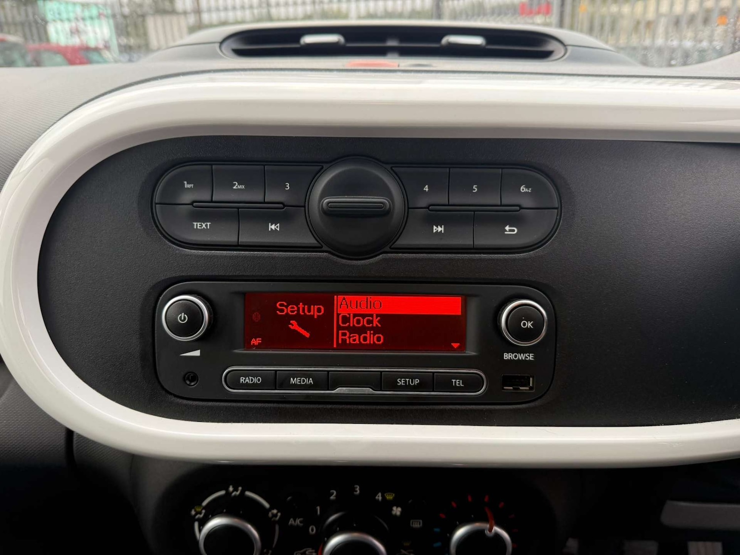 Used Renault Twingo 2015 for sale - 76362954: Photo 42
