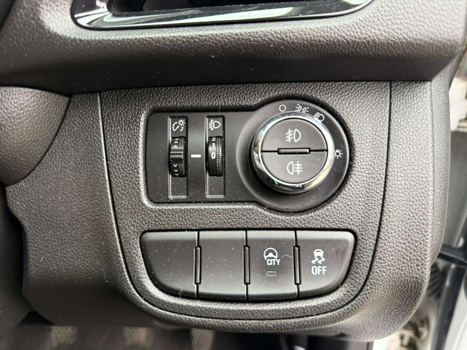 Used Vauxhall Viva 2017 for sale - 76362944: Photo 39