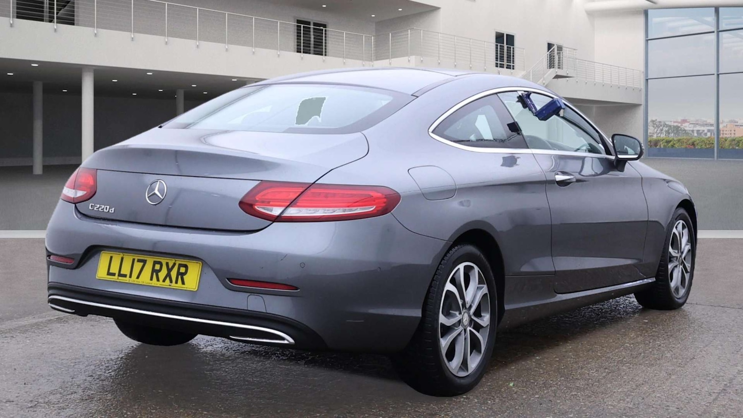 Used Mercedes-Benz C Class 2017 for sale - 76362946: Photo 4