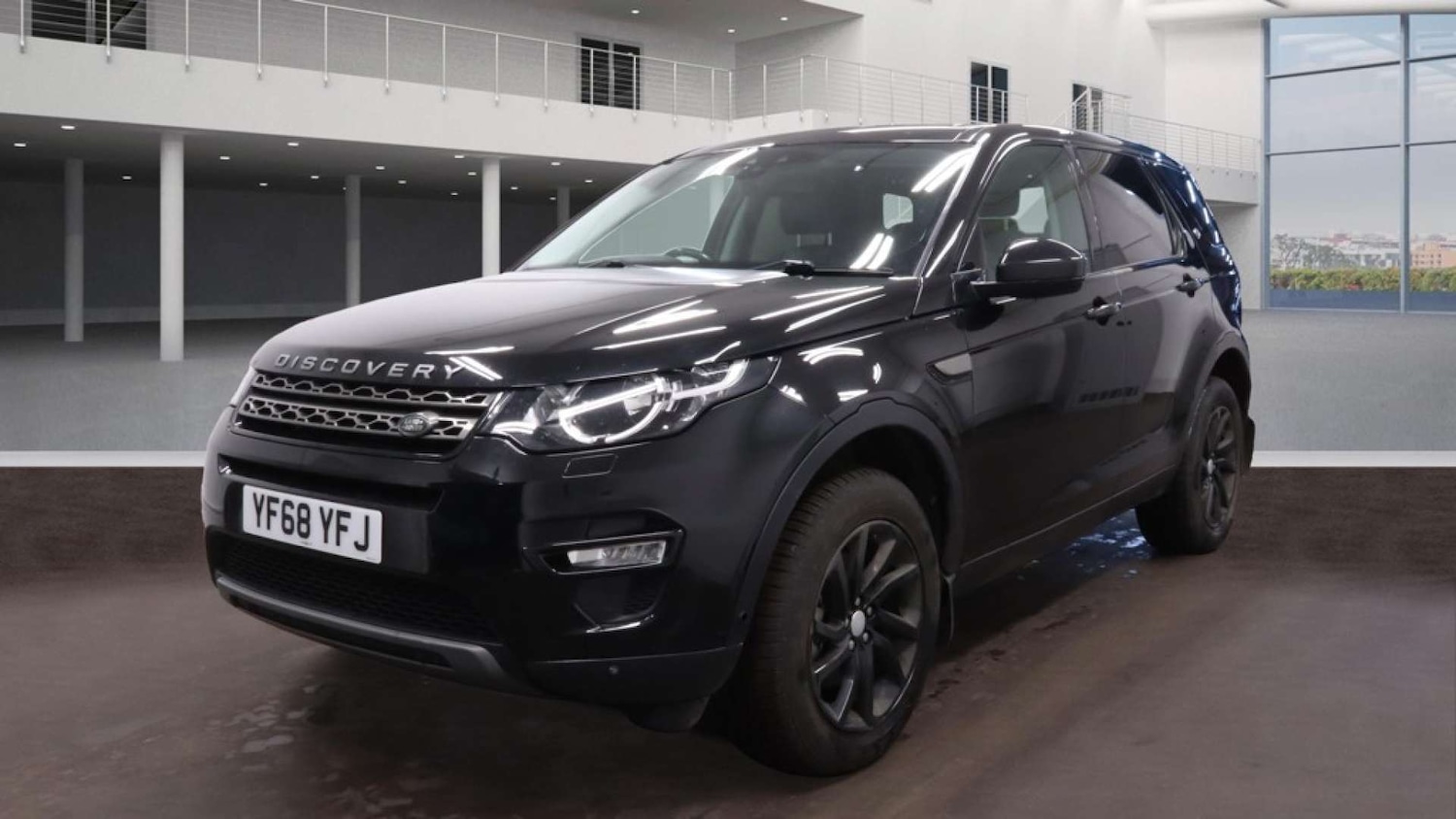 Used Land Rover Discovery Sport 2018 for sale - 76894408: Photo 2
