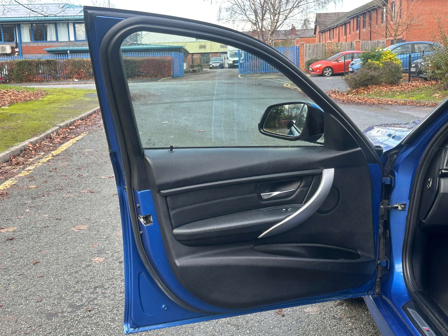 Used BMW 3 Series 2012 for sale - 76921237: Photo 31