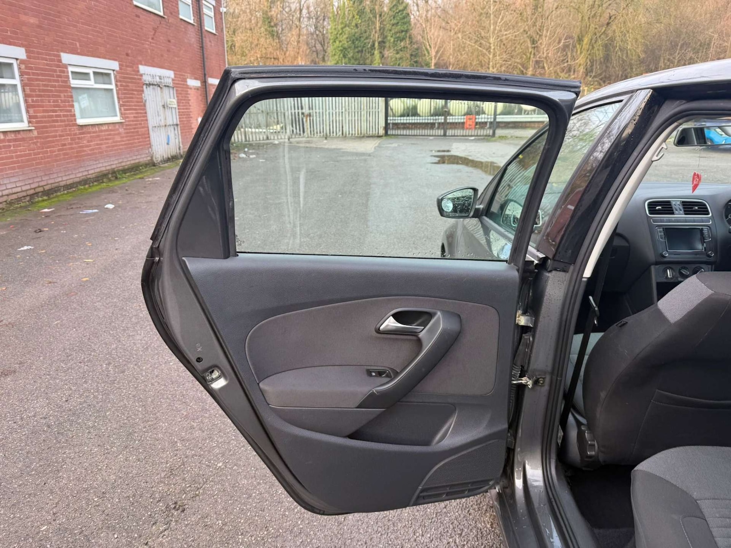 Used Volkswagen Polo 2010 for sale - 77328572: Photo 24