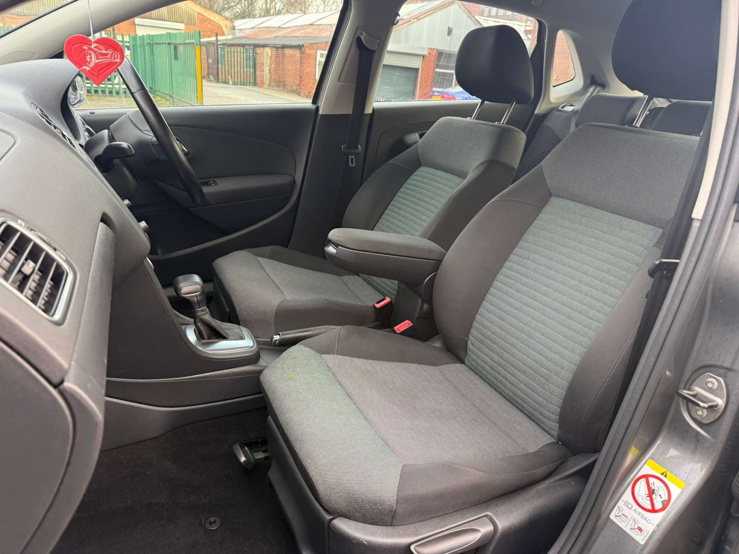 Used Volkswagen Polo 2010 for sale - 77328572: Photo 26