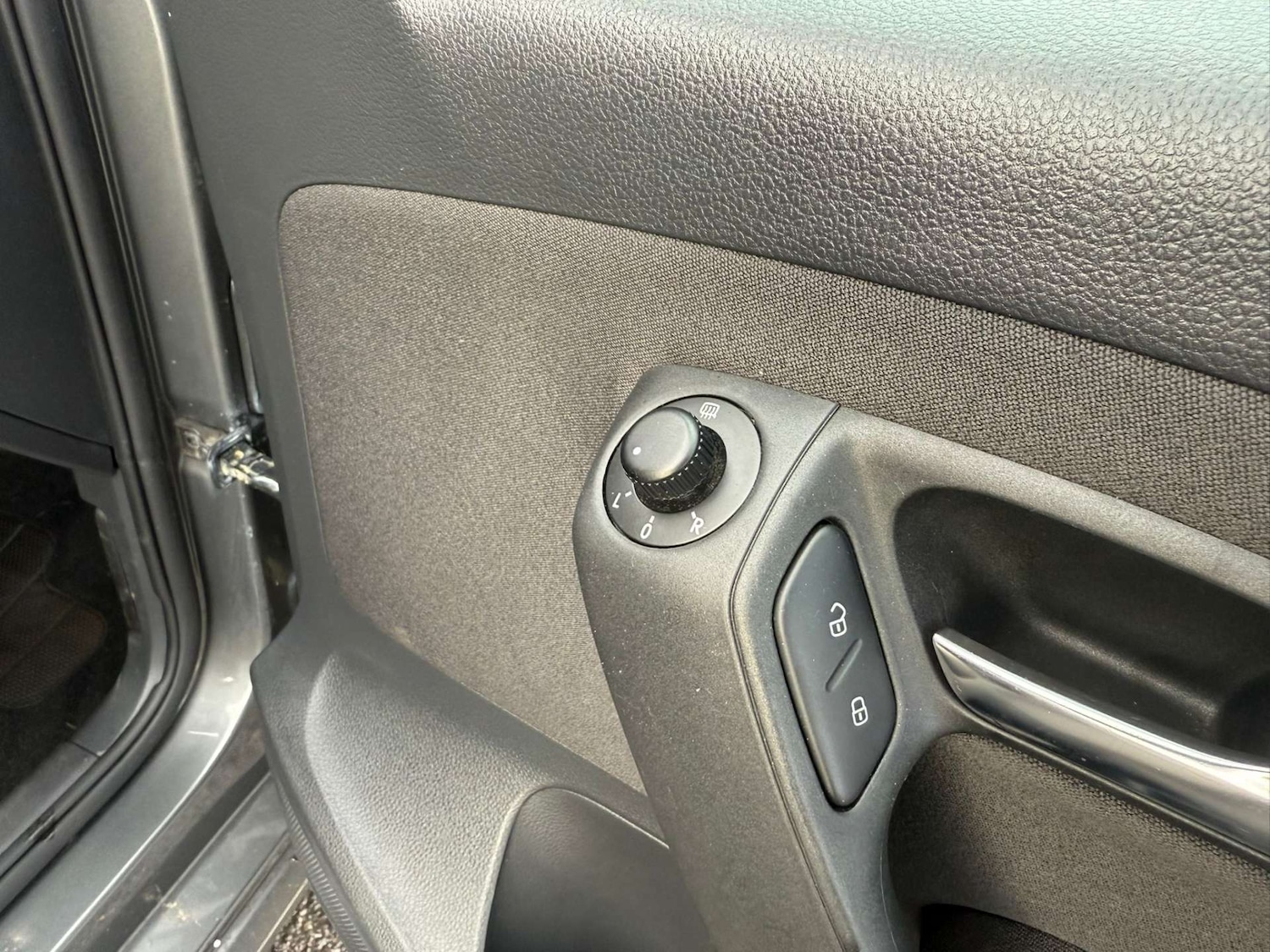 Used Volkswagen Polo 2010 for sale - 77328572: Photo 28