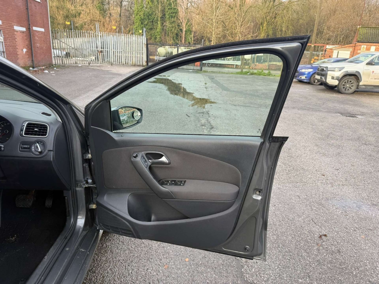 Used Volkswagen Polo 2010 for sale - 77328572: Photo 31