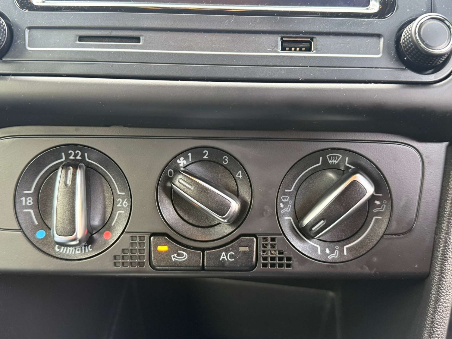 Used Volkswagen Polo 2010 for sale - 77328572: Photo 46