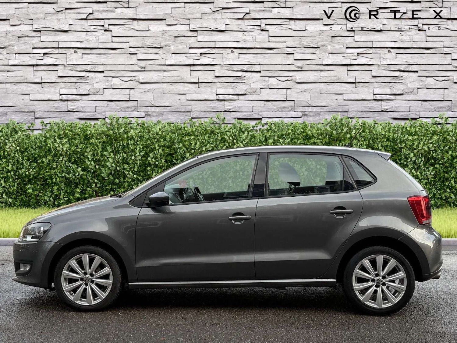 Used Volkswagen Polo 2010 for sale - 77328572: Photo 8
