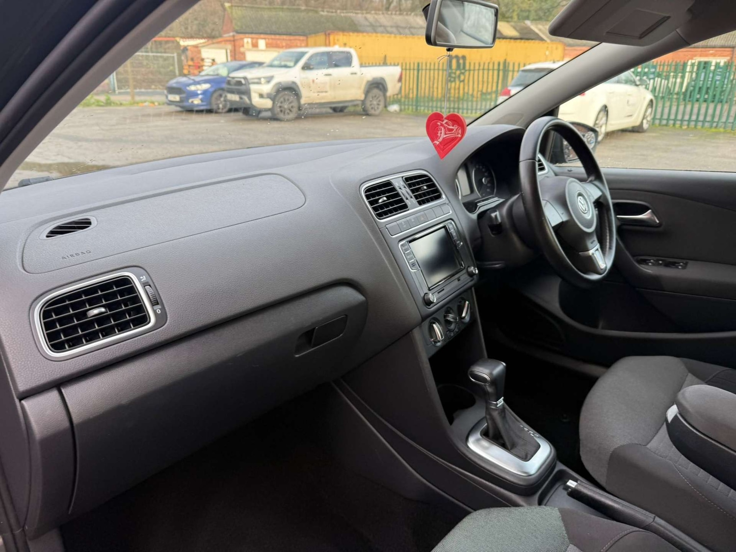 Used Volkswagen Polo 2010 for sale - 77328572: Photo 9