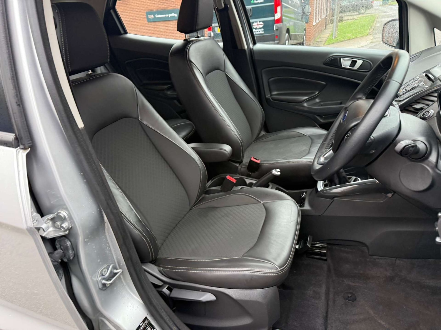 Used Ford Ecosport 2017 for sale - 76362905: Photo 34