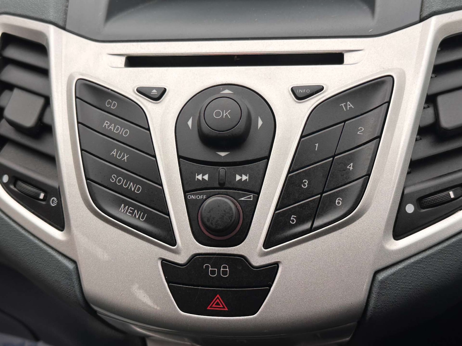 Used Ford Fiesta 2009 for sale - 76600977: Photo 18