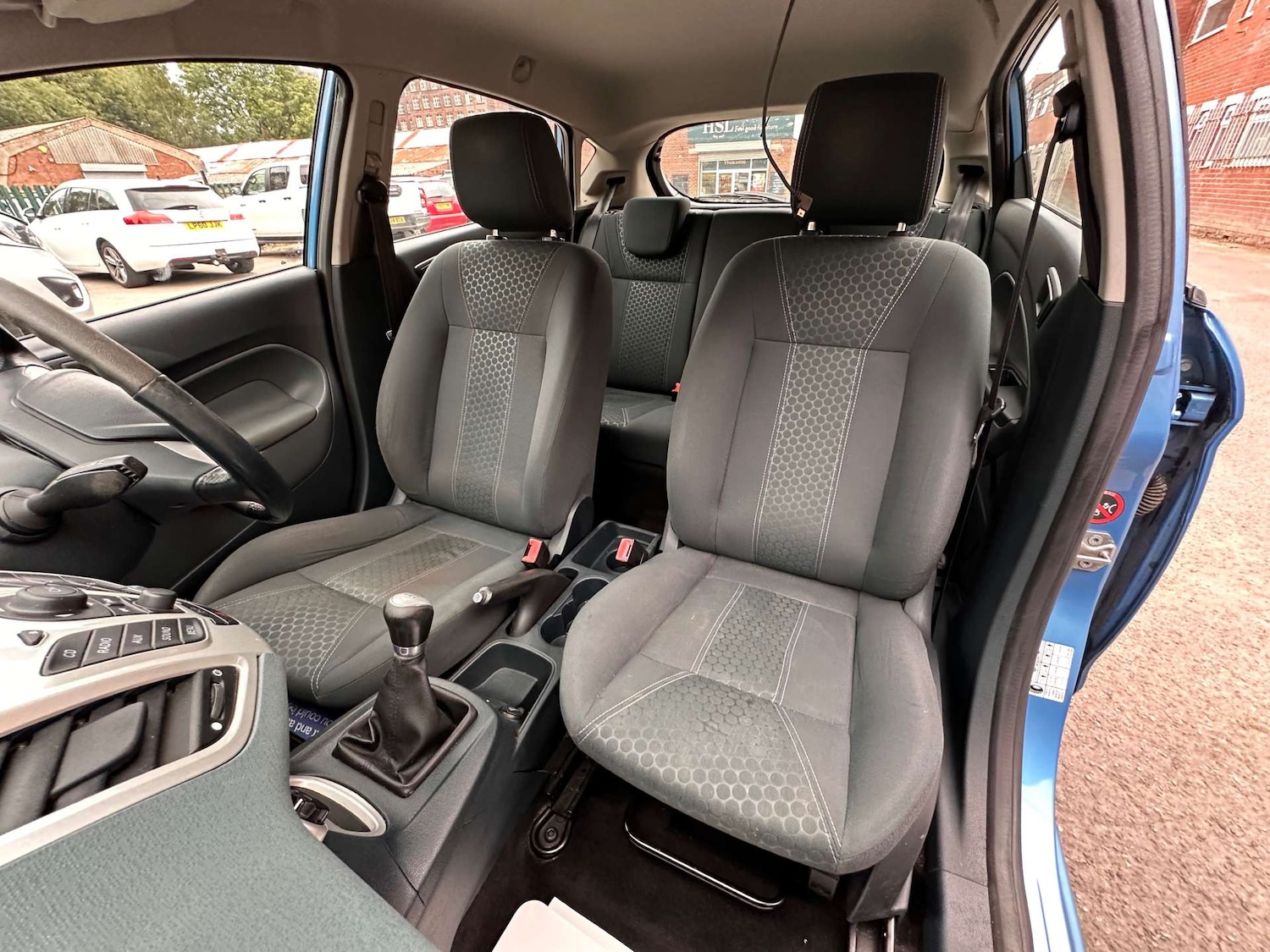 Used Ford Fiesta 2009 for sale - 76600977: Photo 24