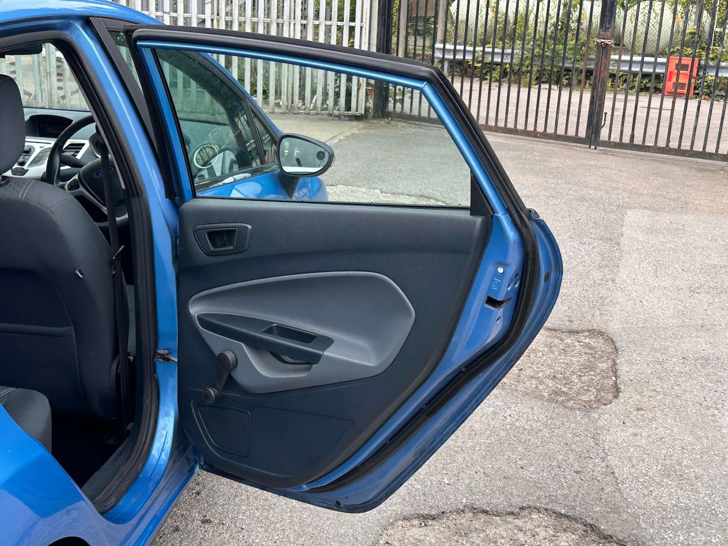 Used Ford Fiesta 2009 for sale - 76600977: Photo 27